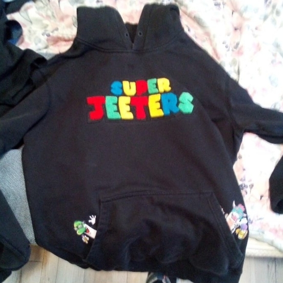 Sueter - Picture 2 of 2